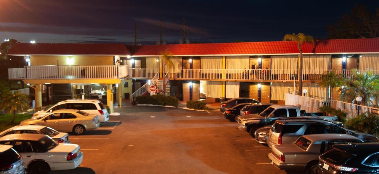 Express Inn & Suites - 5 Miles From St Petersburg Clearwater Airport Extérieur photo