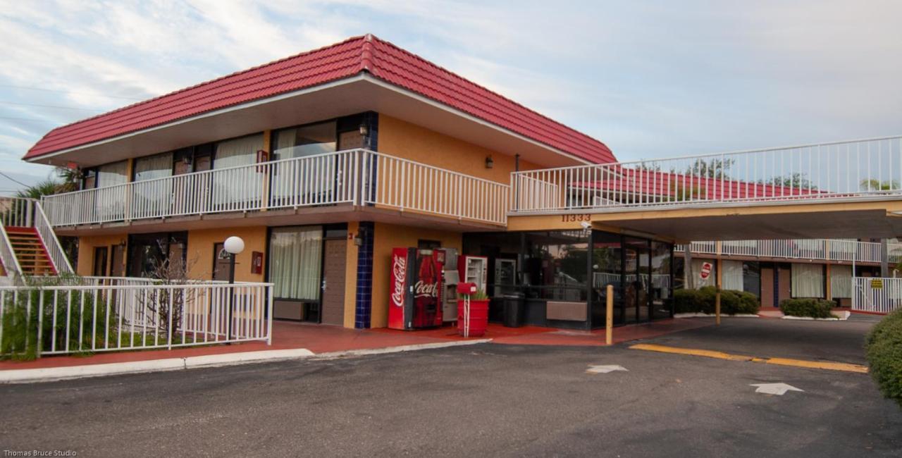 Express Inn & Suites - 5 Miles From St Petersburg Clearwater Airport Extérieur photo